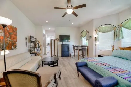 La Casita De Poway in San Diego, super close to great hiking trails.