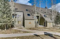 Huge condo in Keystone, sleeps 14, great location