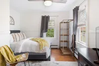 Greenport Village walking distance to all Hotels in Greenport West