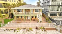 Stones Throw Beachside Bungalow #1 ON THE BEACH! Hotel a Indian Shores