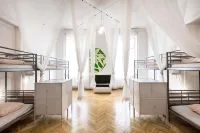 Avenue Hostel Hotel di 