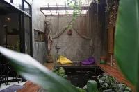 Happy House BnB Bromo backpacker Hotels in Lemahkembar