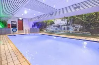 Fletcher Hotel-Restaurant Nieuwegein-Utrecht - Pool