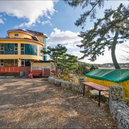 Circle Pension in Daebu Island Отели рядом с достопримечательностью «Загородный клуб Island»