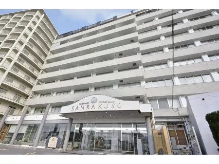 Hotel Sanrakuso Отели рядом с Аэропорт Ширахама