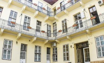 Central Hotel 21 and Apartments