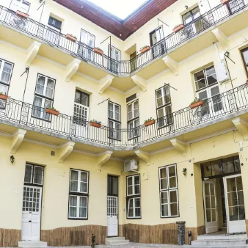 Central Hotel 21 and Apartments