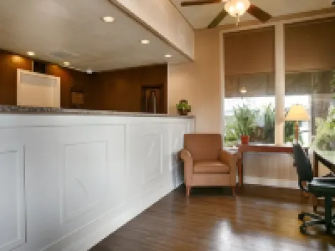 Days Inn & Suites by Wyndham Lodi Hotels in Lodi