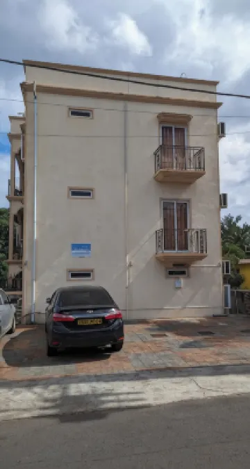 Cozy 2-bedroom apartment in welcoming Flic en Flac with WiFi, AC, close to beach Hotels near Casela Nature Parks