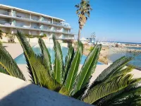 2 bed-apartment 5 pers luxury residence on the beachfront-pool 薩利索倫澤哈住宿飯店