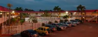 Express Inn & Suites - 5 Miles from St Petersburg Clearwater Airport - parking