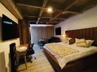 Epic Suite 407 Deluxe Airport Hotels in 