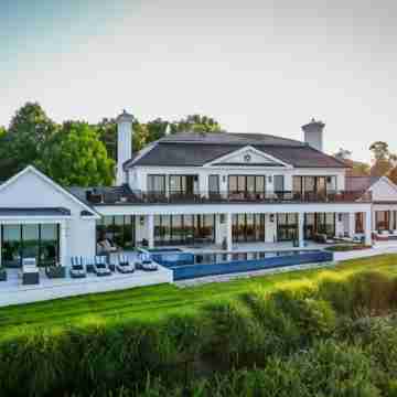 Kingsmill Resort Hotel Exterior