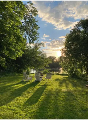 Riverfront rustic mansion house