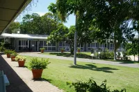 Ocean View Motel Bowen - مسبح