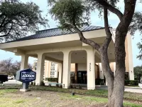 The Addison Hotel, SureStay Collection by Best Western - Pet friendly