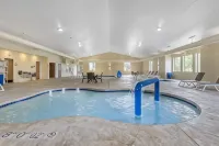 Comfort Suites Lake Geneva East - 2-Star