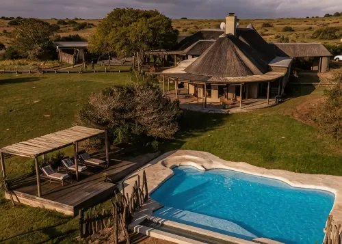 Hlosi Game Lodge - Amakhala Game Reserve