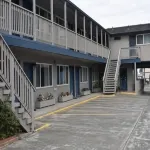 Lighthouse Cove Inn