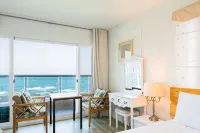 Jeju Yongdam House - Pensions