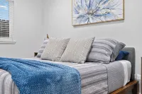 Charming 2-bedroom house in lovely Lodi with WiFi, AC