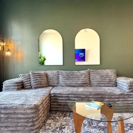 Elegant Escape 10 Min from Disneyland W/Pool & GYM