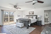 Farmhouse on 160 Acres. Stocked Ponds, Firepits. Just 30 minutes from Tulsa! - 4 étoiles