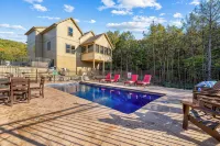 Longhorn Lodge - Private Swimming Pool & Hot Tub, Pool Table - Pet Friendly! - Swimmingpools