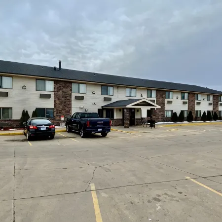American Inn Cedar Rapids South