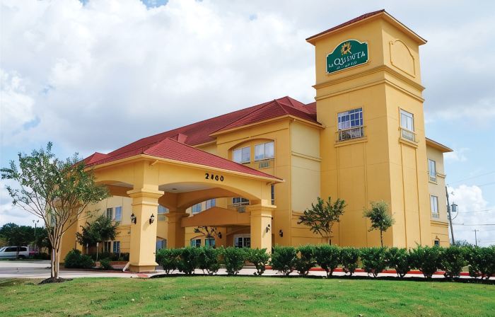 La Quinta Inn & Suites by Wyndham Angleton
