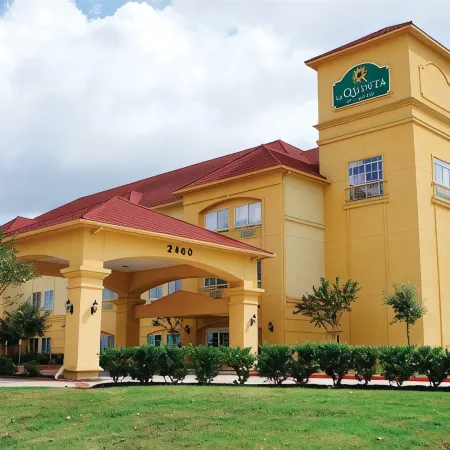 La Quinta Inn & Suites by Wyndham Angleton