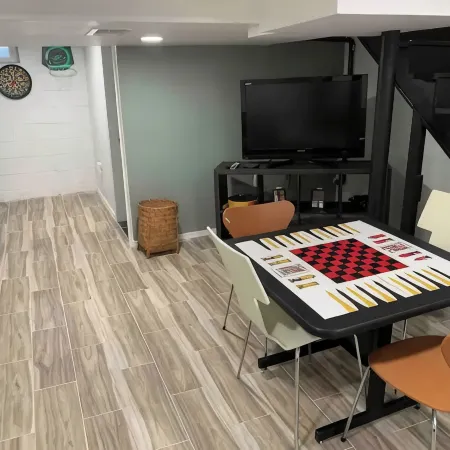 Lancaster Musically Inspired Home Downtown Sleeps6