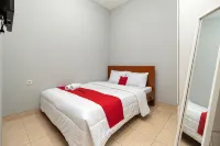 RedDoorz Near RS Sari Asih Cipondoh - 2 estrellas