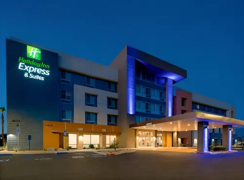 โรงแรม Holiday Inn Express & Suites Palm Desert - Millennium บาย IHG