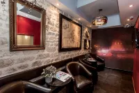 Hôtel Lumières Montmartre Paris