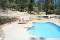 A Bed of Roses - Pools