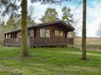Luxurious 2 Bed Log Cabin Scandinavian Lodge in Louth Lincolnshire (2B Sleeps 6) - 수영장