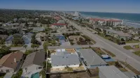 Cozy Beach House ( Walking Distance to Beach) - 2-Star