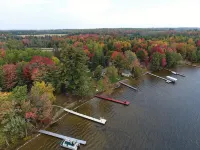Quiet waterfront cabin near Tomahawk & Minocqua, Pet friendly - Hytter