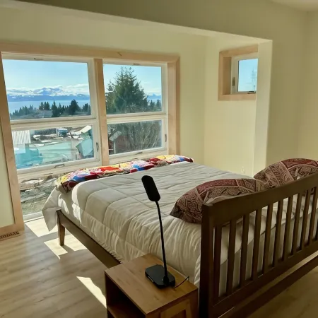 Incredible views right in town for big groups, twin brand new houses