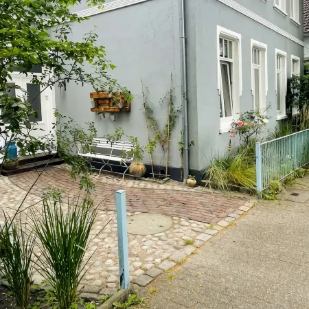 Charming apartment in an old building near the center
