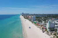 Surfside Beach House + Steps to sand & free parking! - 4-Star
