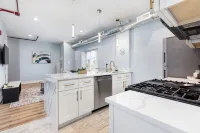 Charming 2-bedroom apartment in fabulous Westchester with AC, WiFi - Homestays