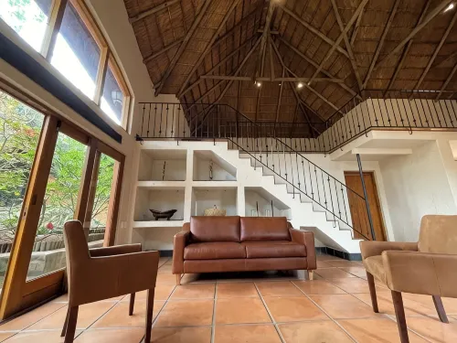 "Bees & Birds" Cottage for 2 people, spacious, open, bright, green setting - 2성급