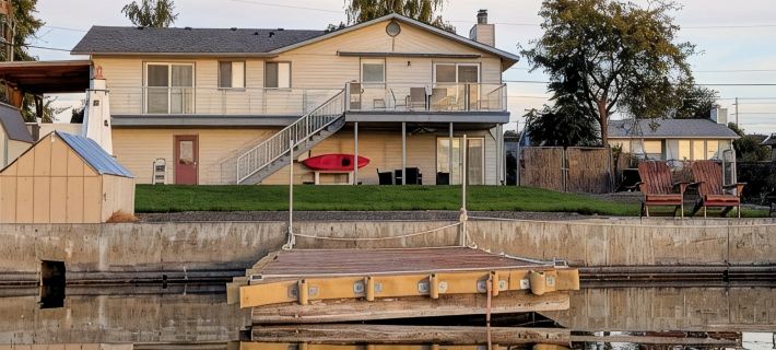Peaceful Lakehouse! Hotels in Moses Lake