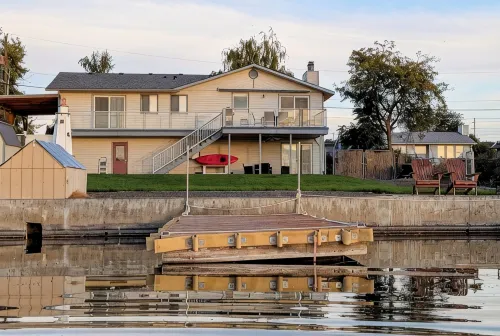 Peaceful Lakehouse! - 4-Star
