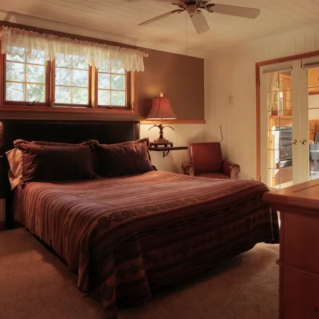 Silver Pines Lodge