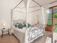 SA Volta de CA NóLIVER Deia Villa with New Pool & Sea and Mountain Views Hotels in Deia