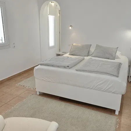 Kamari Villa-M: amazing views!! with private swimming pool & outdoor spa-Jacuzzi