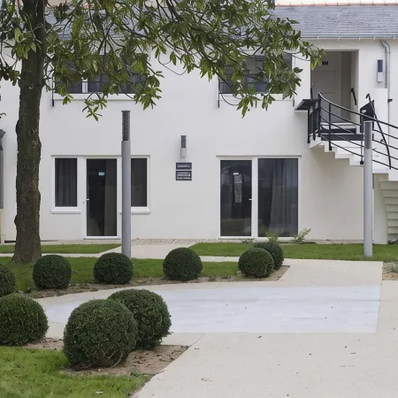 Aparthotel Adagio Access Nantes Viarme Отели рядом с достопримечательностью «Станция Haluchère-Batignolles»
